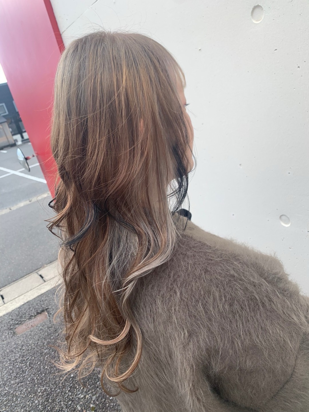 裾カラー　毛先カラー　シルバーヘアカラー　髪色　人気スタイリスト　ランキングが高い美容院　岐阜柳津町　ヘアーラウル