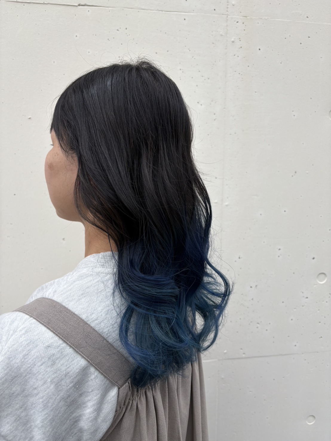 グラデーションカラー　ブルーカラー　冬のヘアカラー　人気スタイリスト　ランキングが高い美容院　岐阜柳津町　ヘアーラウル