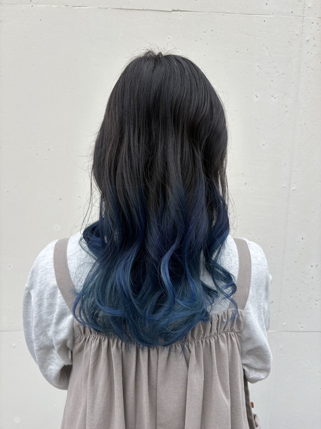 グラデーションカラー　ブルーカラー　冬のヘアカラー　人気スタイリスト　ランキングが高い美容院　岐阜柳津町　ヘアーラウル