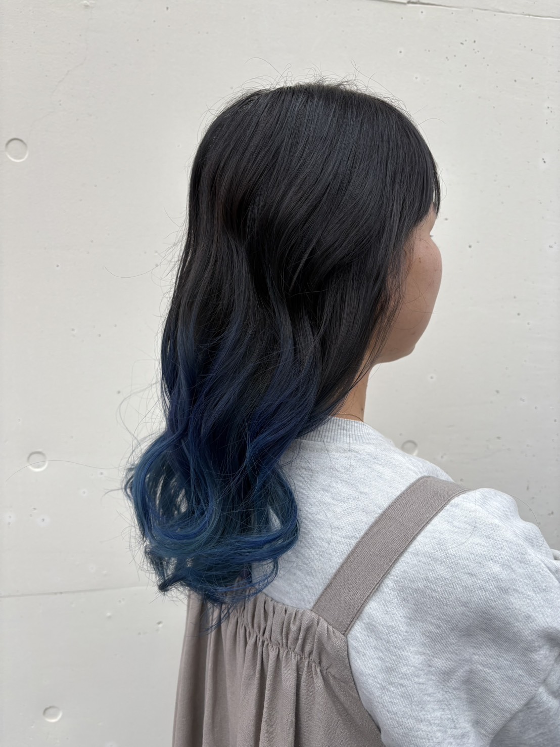 グラデーションカラー　ブルーカラー　冬のヘアカラー　人気スタイリスト　ランキングが高い美容院　岐阜柳津町　ヘアーラウル