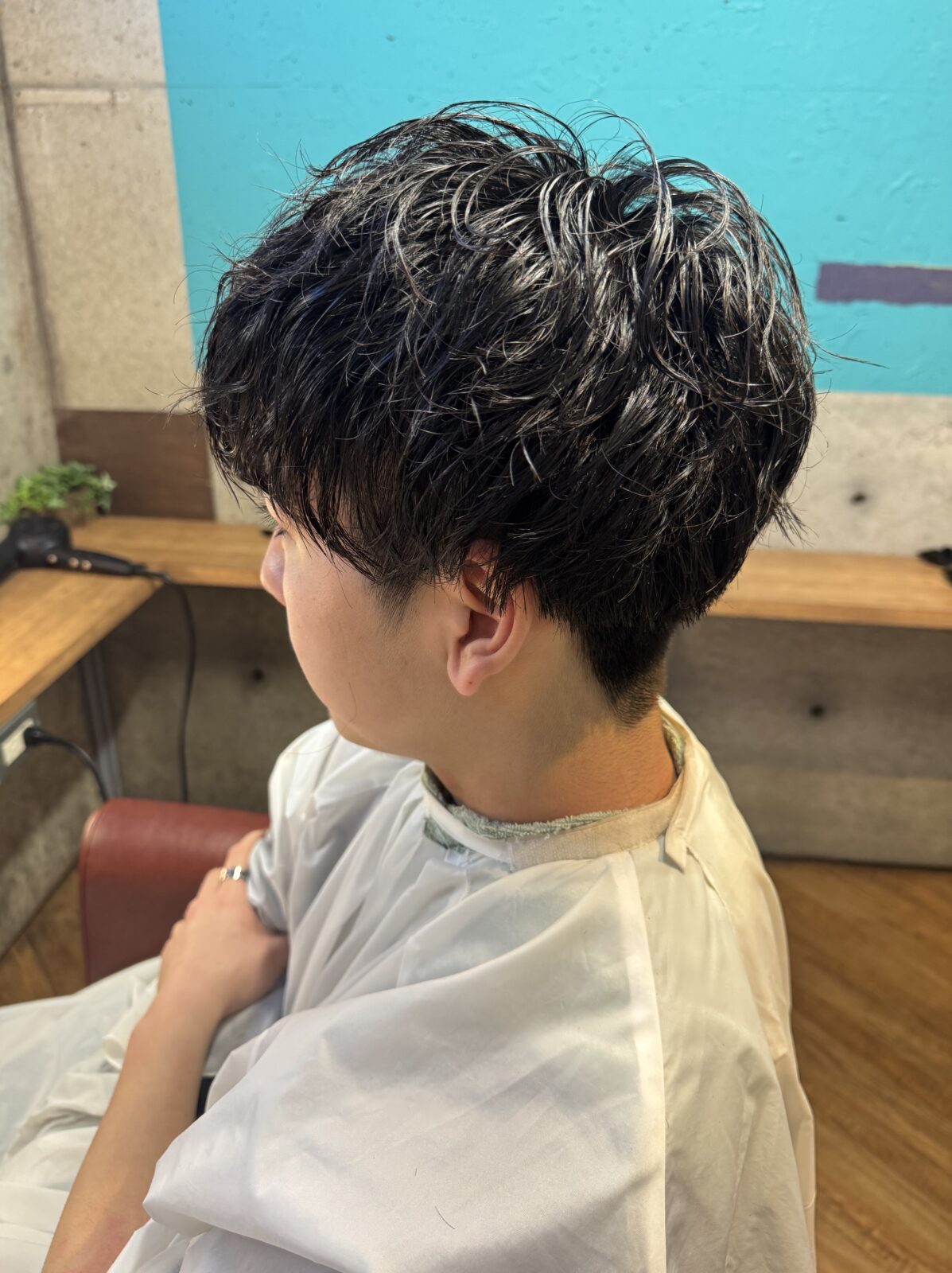 波ウエーブパーマ　男性スタイル　おすすめのスタイリング剤　人気スタイリスト　ランキングが高い美容院　白髪染め　ハゲ予防　美革ストレート　岐阜柳津町　ヘアーラウル