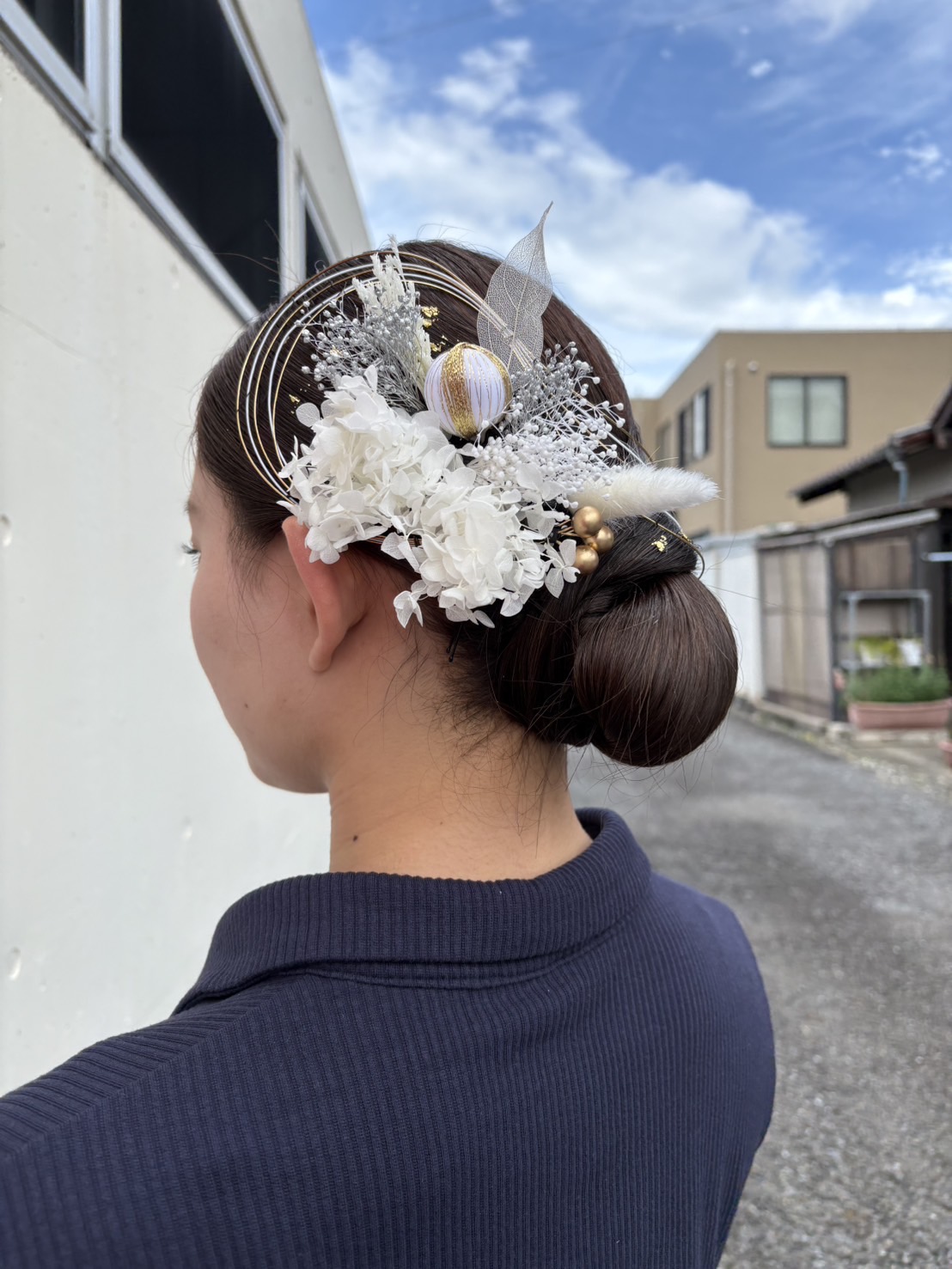 タイトシニヨン　かっこいいヘアアレンジ　成人式前撮り　ヘアセット　着付け　人気スタイリスト　ランキングが高い　岐阜柳津町　ヘアーラウル