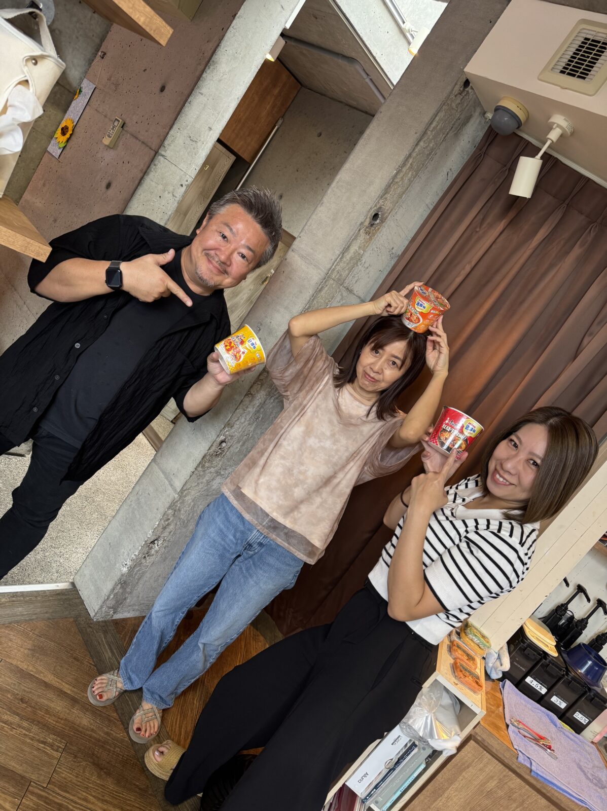 中国にお土産　人気スタイリスト　ランキングが高い美容院　白髪染め　ハゲ予防　美革ストレート　岐阜柳津町　ヘアーラウル