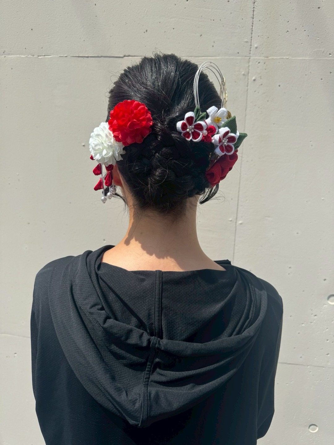 シニヨンスタイル　お花アレンジ　ヘアセット　成人式前撮り　　人気スタイリスト　ランキングが高い美容院　白髪染め　ハゲ予防　美革ストレート　岐阜柳津町　ヘアーラウル