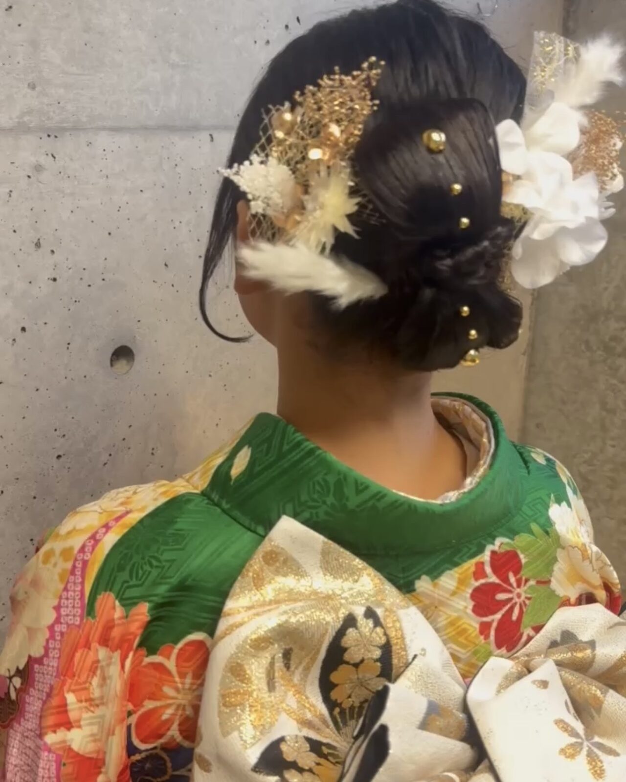 カチモリリボン　成人式　ヘアセット　人気スタイリスト　ランキングが高い美容院　白髪染め　ハゲ予防　美革ストレート　岐阜柳津町　ヘアーラウル