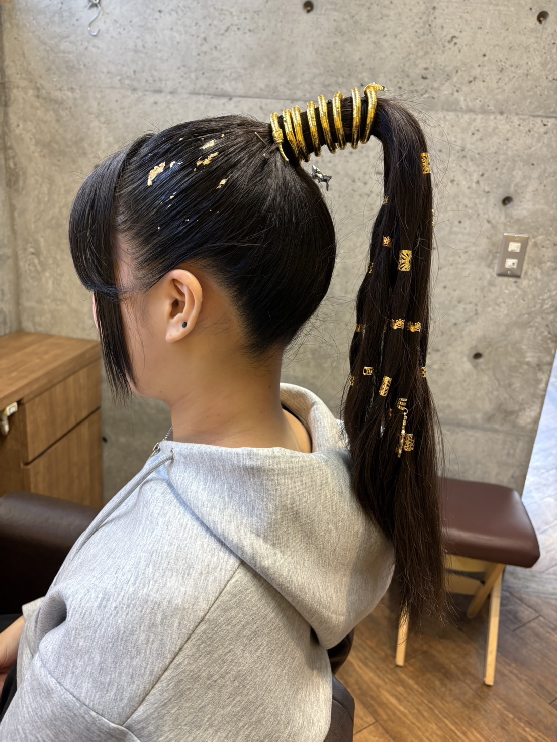 ハイポニーアレンジ　ヘアーカフス　ヘアリング　蛇好き　成人式　前撮り　ヘアアレンジ　人気スタイリスト　ランキングが高い美容院　白髪染め　ハゲ予防　美革ストレート　岐阜柳津町　ヘアーラウル