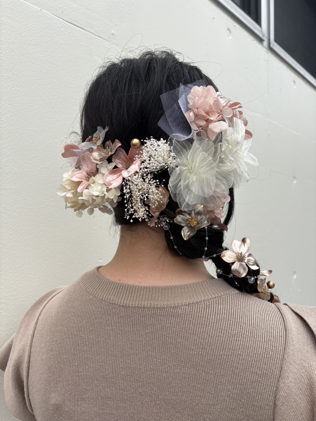 サイドポニーアレンジ　ヘアーカフス　ヘアリング　蛇好き　成人式　前撮り　ヘアアレンジ　人気スタイリスト　ランキングが高い美容院　白髪染め　ハゲ予防　美革ストレート　岐阜柳津町　ヘアーラウル