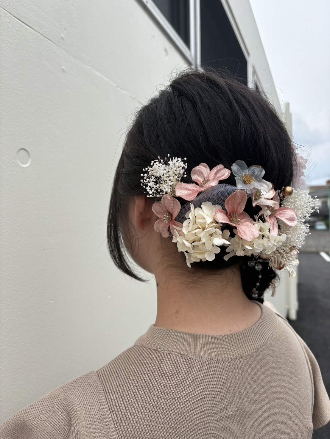 サイドポニーアレンジ　ヘアーカフス　ヘアリング　蛇好き　成人式　前撮り　ヘアアレンジ　人気スタイリスト　ランキングが高い美容院　白髪染め　ハゲ予防　美革ストレート　岐阜柳津町　ヘアーラウル